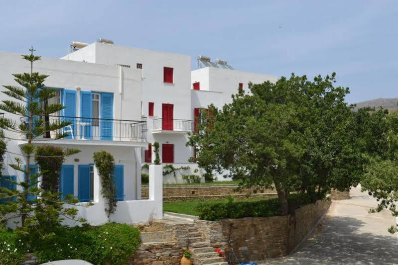 Ξενοδοχείο με διαμερίσματα Ostria & 2*